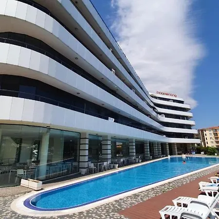 Apartment Boomerang Residence